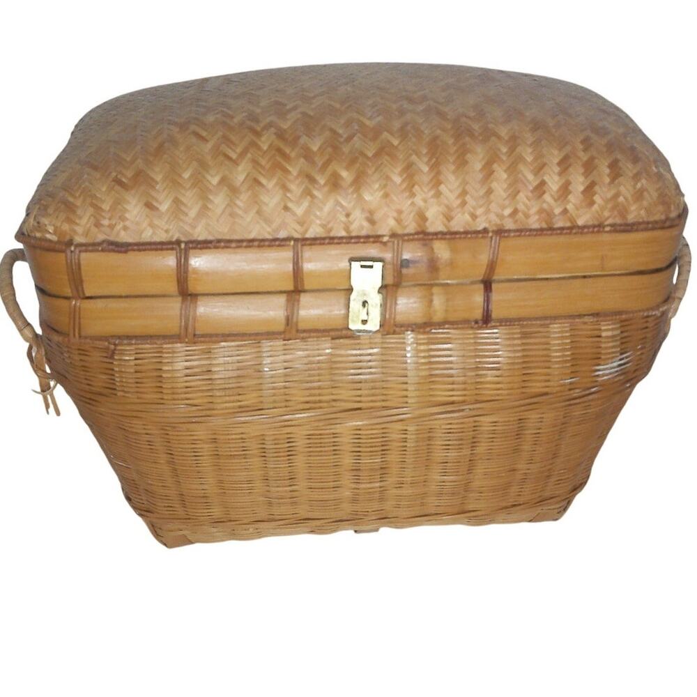 Vtg Chinoiserie Woven Rattan Bamboo Domed Lid Storage Trunk Basket Chest READ